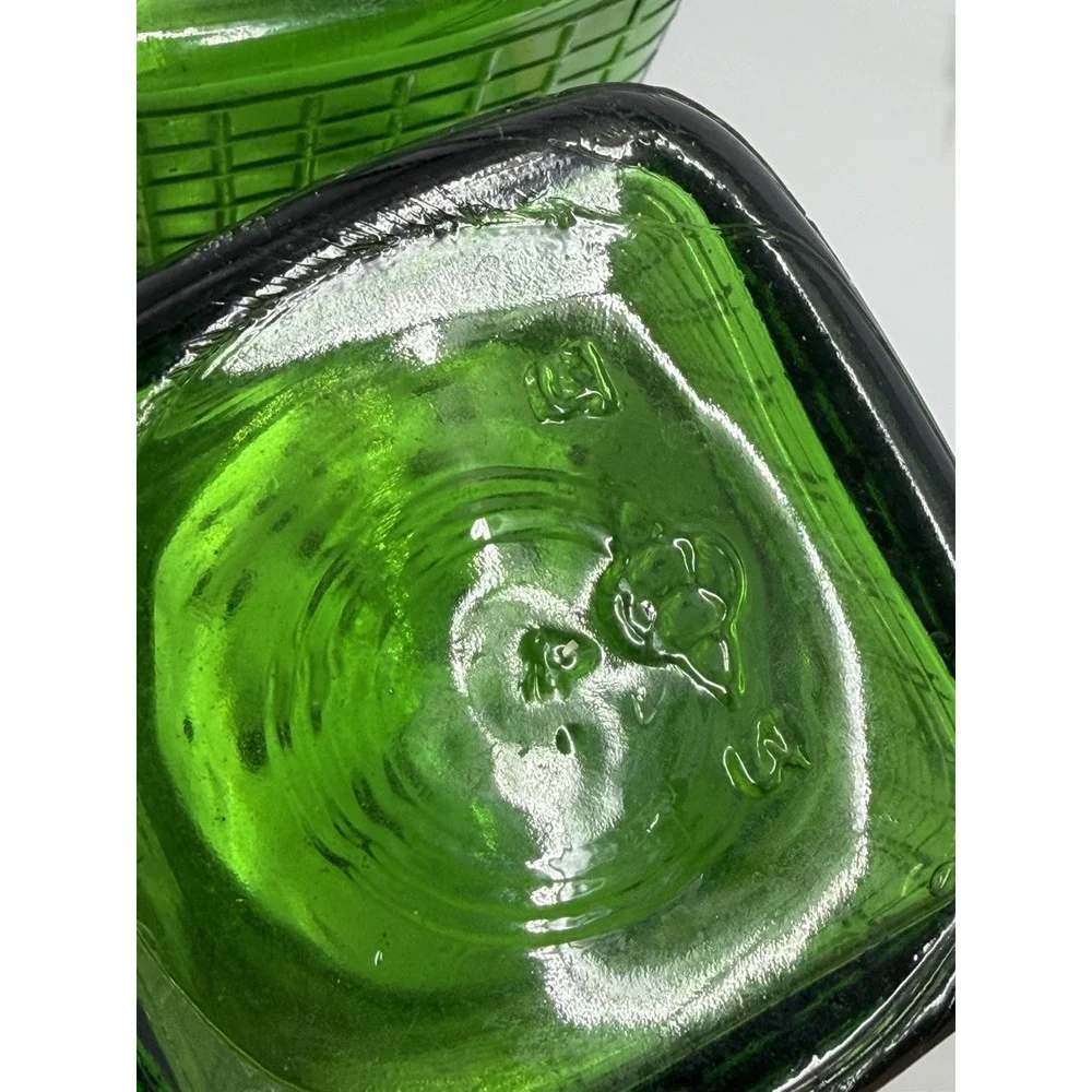 Vintage Owens Illinois Green Depression Glass Salt & Pepper Shakers Waffle 1930s